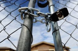الإنتربول يتشكك فى وقوف القاعدة وراء اقتحام السجون فى 9 دول