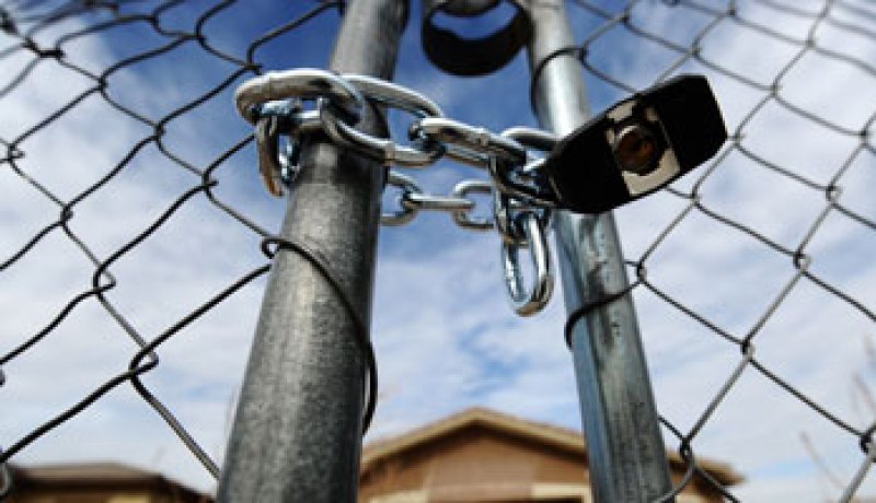 الإنتربول يتشكك فى وقوف القاعدة وراء اقتحام السجون فى 9 دول