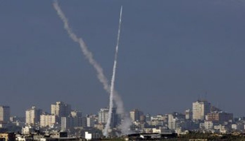 قوات الاحتلال تقصف بالرشاشات الثقيلة شمال قطاع غزة