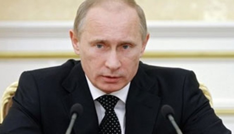 مئات الأشخاص يتظاهرون علي متن سياراتهم للمطالبة باجراء انتخابات حرة في روسيا