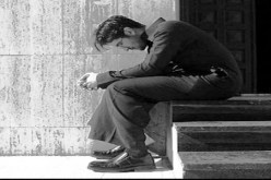 من حيث لا‮ ‬يدري‮ ‬يقتل طموحي‮ ‬لأنّه لا‮ ‬يؤمن بالفكر الجديد