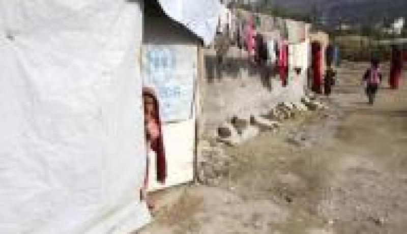 مسلحون يطلقون النار على مخيم للاجئين السوريين في لبنان