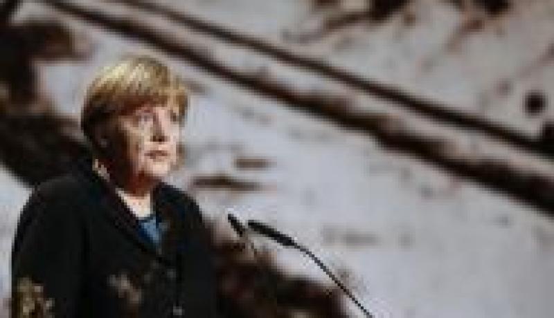 ميركل تدعو الألمان لمكافحة معاداة السامية والعنصرية