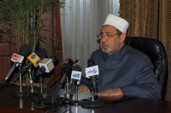 شيخ الأزهر يطالب بوقف العنف فورًا أمام الدفاع