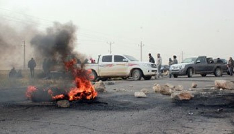 أنصار مرسى يقطعون طريق الخصوص لمنع المواطنين من الانتخاب