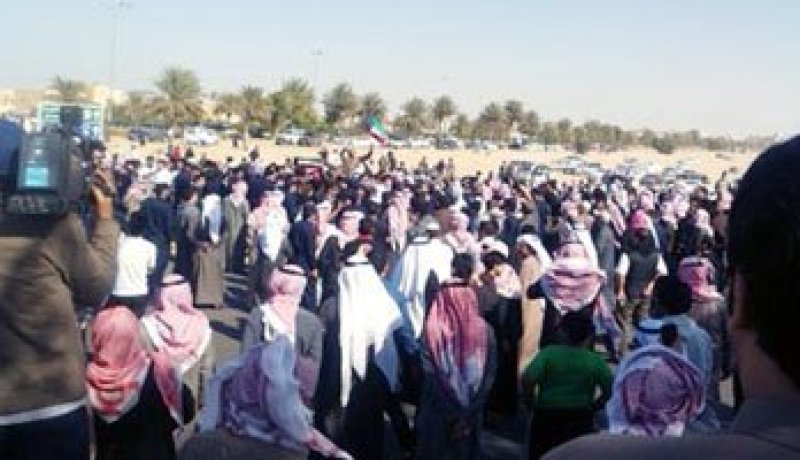 آلاف الكويتيين يتظاهرون للمطالبة بعدم إدخال تغييرات على قانون الانتخابات