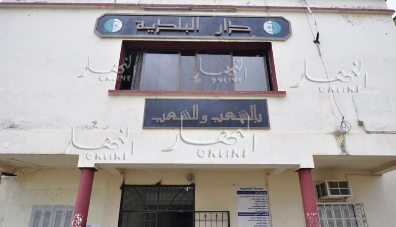 إنهاء مهام رئيس بلدية سعيدة ونائبه لتورطهما في قضايا الفساد