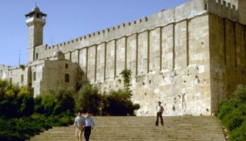 إسرائيل تغلق الحرم الإبراهيمى بالخليل للاحتفال بعيد العرش اليهودى