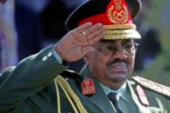 الترابى يرفض الخيار العسكرى لإسقاط النظام فى السودان