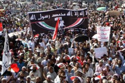 أنصار أبو إسماعيل يحتجزون شخصاً حاول اغتصاب طفل بميدان التحرير