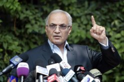 احمد شفيق الأول تصويتاً لدى المصريين بإسرائيل
