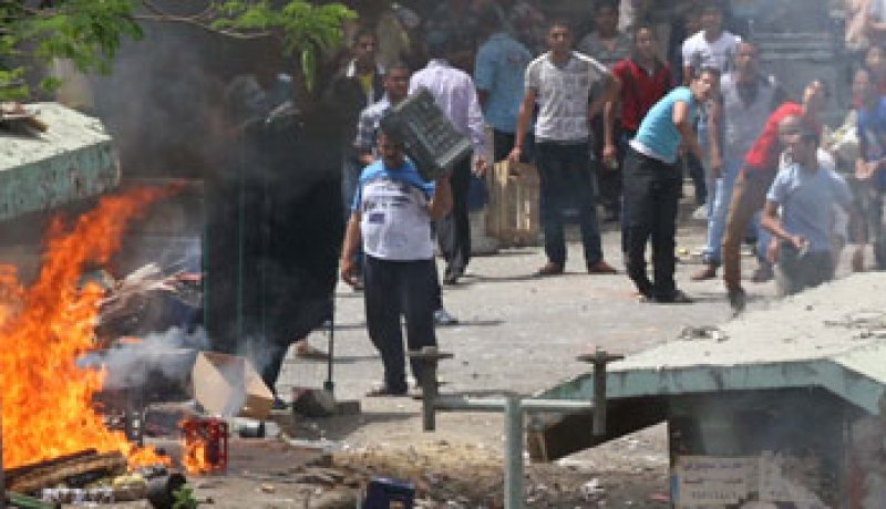 بلطجية اعتدوا على ممثل النيابة خلال معاينة جثث دار الشفاء
