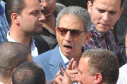 عمرو موسى ينهي مهامه الانتخابي بعد وقوفه ساعتين في قاعات الانتخابات