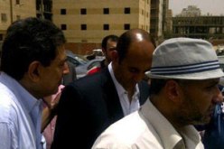 خالد على ومظهر شاهين يدليان بأصواتهما بمدينة نصر