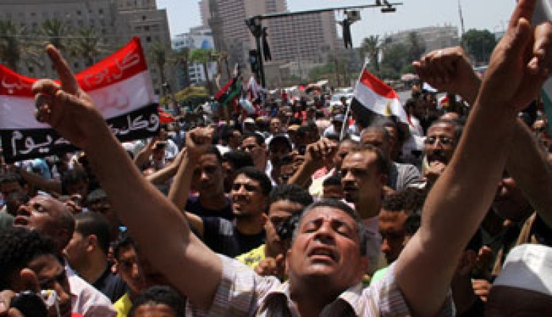 إنقاذ الثورة يتهم العسكرى بالسعى للانقلاب علي السلطة