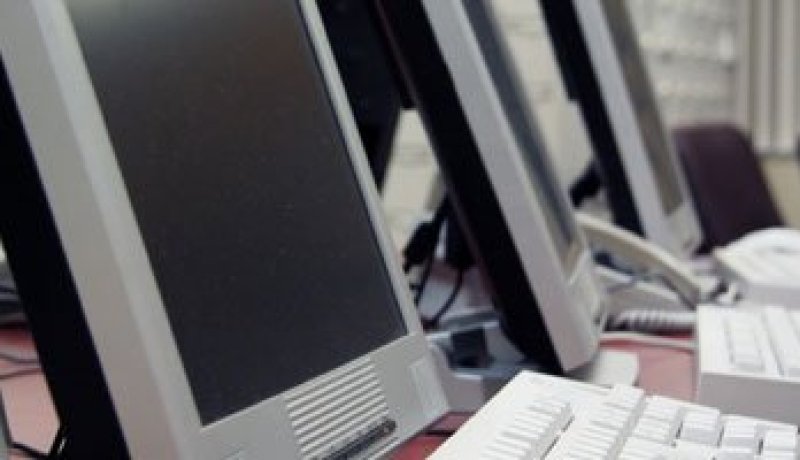 هاآرتس تكشف وجود وحدة إسرائيلية لاختراق الإذاعات والفضائيات العربية