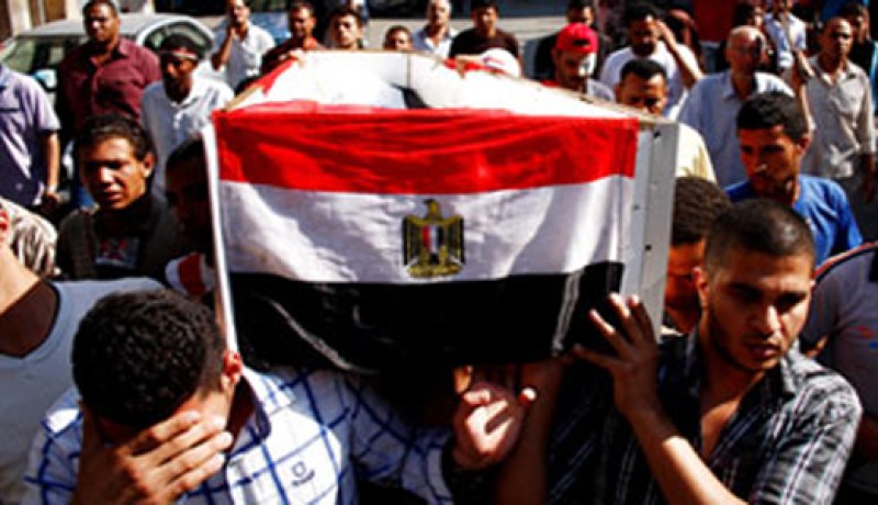 إصابة عامل ومجند أمن مركزي في احتجاجات أمام محيط الشعب