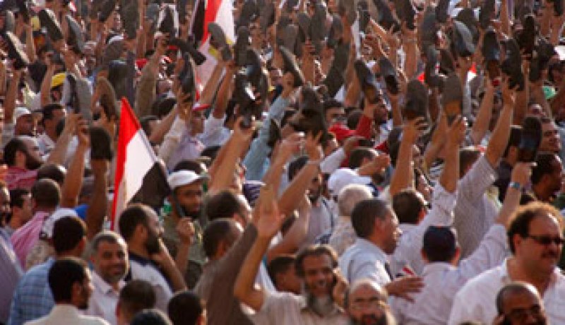 المعارضة في مصر تريد إسقاط رئيس منتخب بصورة ديمقراطية