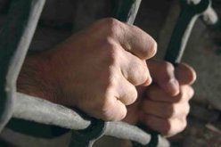 حبس صحفى إسرائيلى بتهمة حيازة وثائق عسكرية سرية