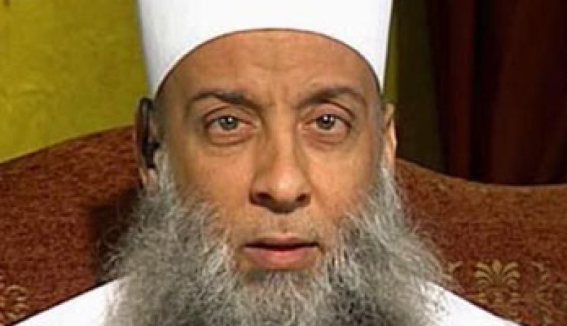 تدهور الحالة الصحية لـ”الحوينى” ونقله لإحدى المستشفيات بالقاهرة