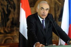 الوزارة الخارجية المصرية يحث المصريين بالخارج بالاسراع الى التصويت