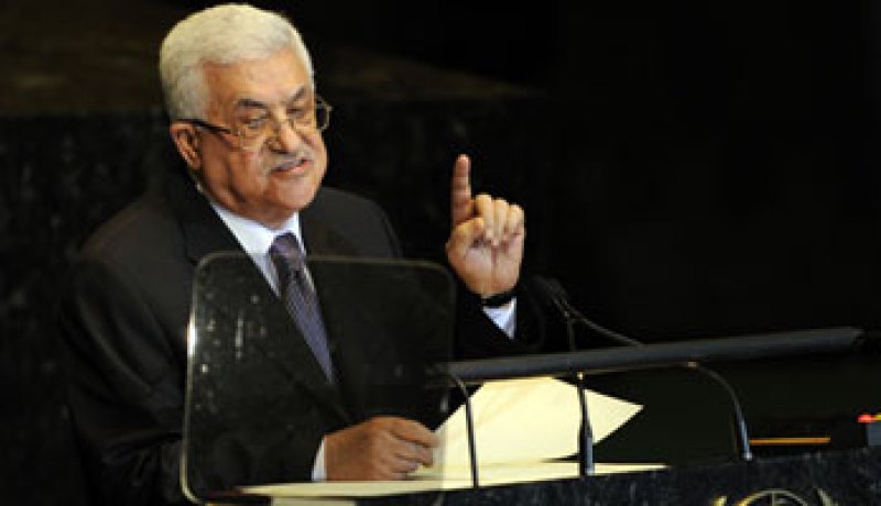 حرس أبو مازن يتدخل لفض اشتباك بين مسئولين فلسطينيين كبيرين