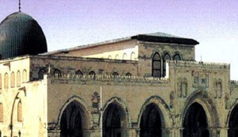 إسرائيل تسمح للفلسطينيين الرجال الذين تجاوزوا 40 عاما بإحياء ليلة القدر فى الأقصى