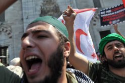 إحراق أعلام أمريكا وإسرائيل فى تركيا احتجاجًا على الفيلم المسىء