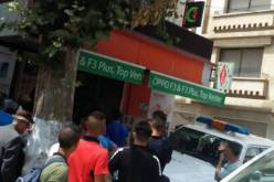 بالصور.. توقيف لصّين داخل محل لبيع الهواتف في اسطاوالي