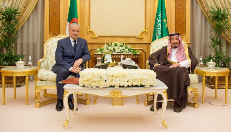 سلال يقدم رسالتين من بوتفليقة للملك السعودي