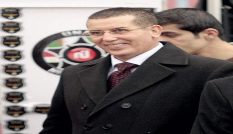 تخوفات من التكتلات والصراع‮ ‬يحتدم بين سرار وحمّار على من‮ ‬يجلس إلى جانب بوتفليقة