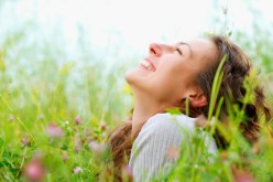 كذب من قال إن المال لا يحقق السعادة