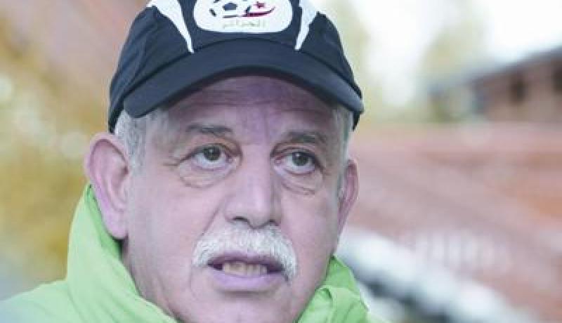 شارة القائد بين 3 لاعبين