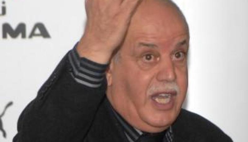 ســعـدان قـلـت لـكـم أن الـرد عـلى مـن انـتـقـدونـي سـيـكــون فـوق الـمـيــــدان