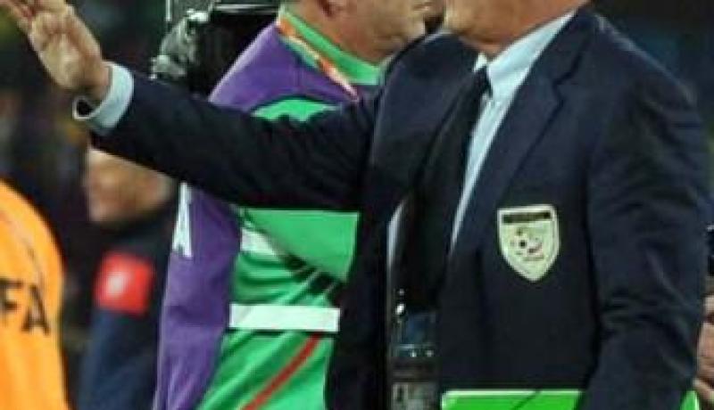 سعـدان لـم يحـسـم بعـد مسـتـقـبـله و يجـدد تمـسـكـه بمـسـاعـديـه