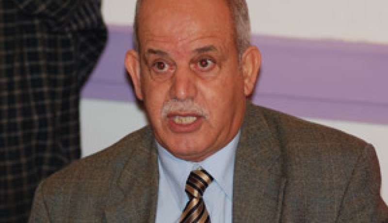 المنتخب الوطني الجزائري:4 لاعبين محليين وبزاز يتنقلون اليوم إلى باريس