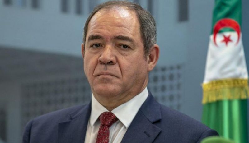 بوقادوم يجري محادثات هاتفية مع نظيره الروسي