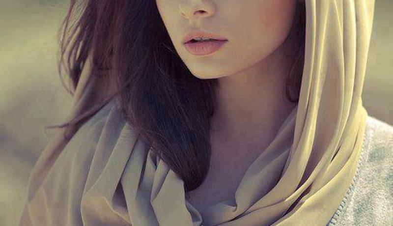 هل اتّخذت قرارا صائبا بعملي تحت أقدام زملاء زوجي الهارب
