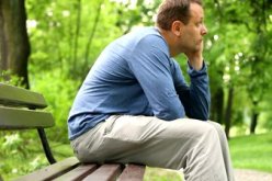 حائر بشأن علاقة افتراضية حملتني إلى دنيا الأحلام الوردية