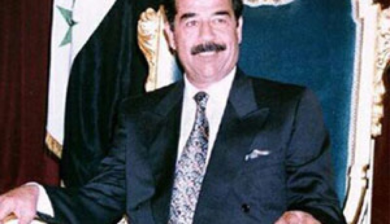 صدام حسين يظهر ويكرم ببشار