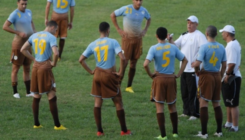 المدير الفني لمنتخب إسرائيل ينتقد سعدان