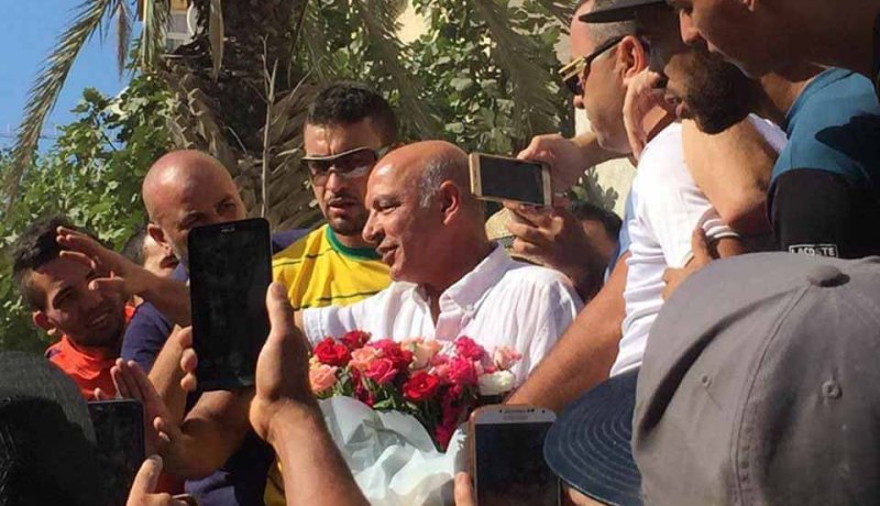 حناشي يسحب الدعوى القضائية ويعترف بصادمي رئيسا لشبيبة القبائل