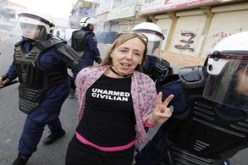 ترحيل أربعة ناشطين أجانب من البحرين من بينهم أمريكي و بريطاني