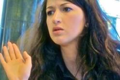 صحفية في مجلة شارلي إيبدو تقول ان مجلتنا ملحدة ولا تستطيعون أن تطلبوا منا احترام تعاليم الإسلام