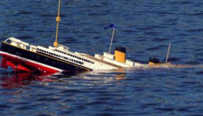 غرق سفينة في بابوازيا-غينيا الجديدة على متنها 350 راكبا