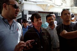 مثققون ومعارضون ينظمون وقفة تضامنا مع بوجدرة بحضور السعيد بوتفليقة