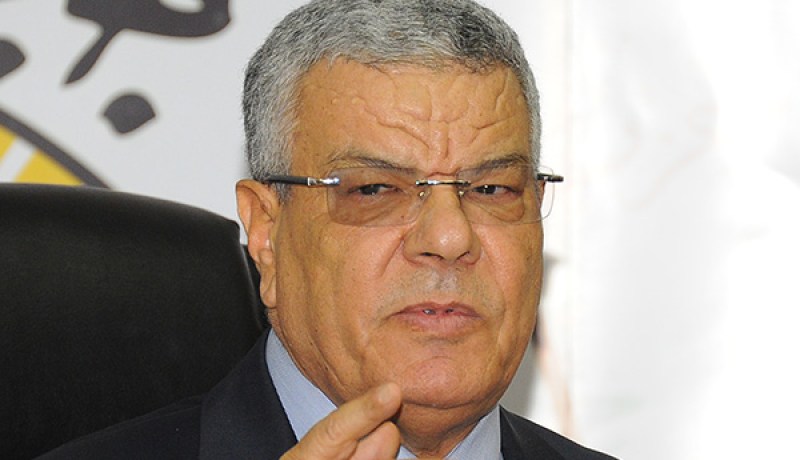 سكت شهرا ونطق جهرا