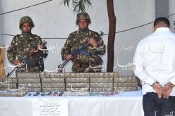 الجيش يوقف باروني مخدرات في وهران