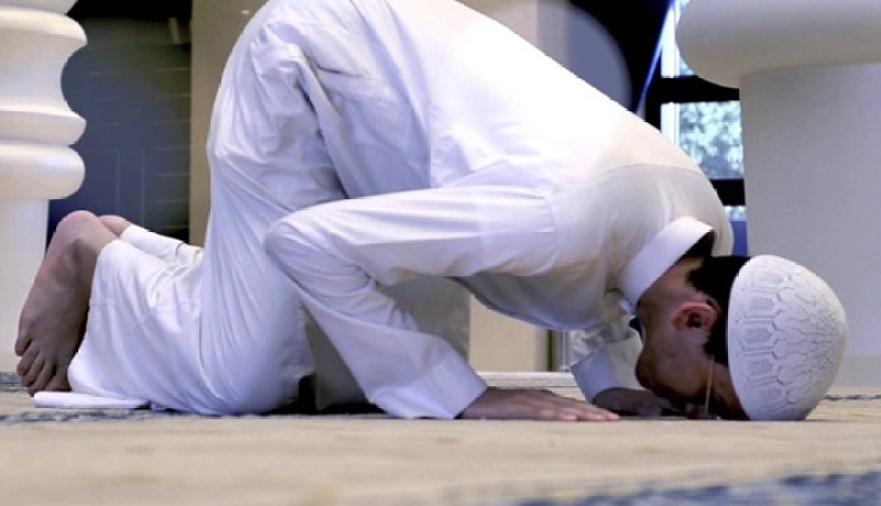 وفاة مصلٍ أثناء صلاة المغرب بمسجد عبد العزيز في البويرة