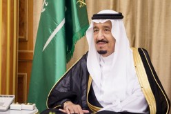 العاهل السعودي يعيد صرف العلاوة السنوية للموظفين